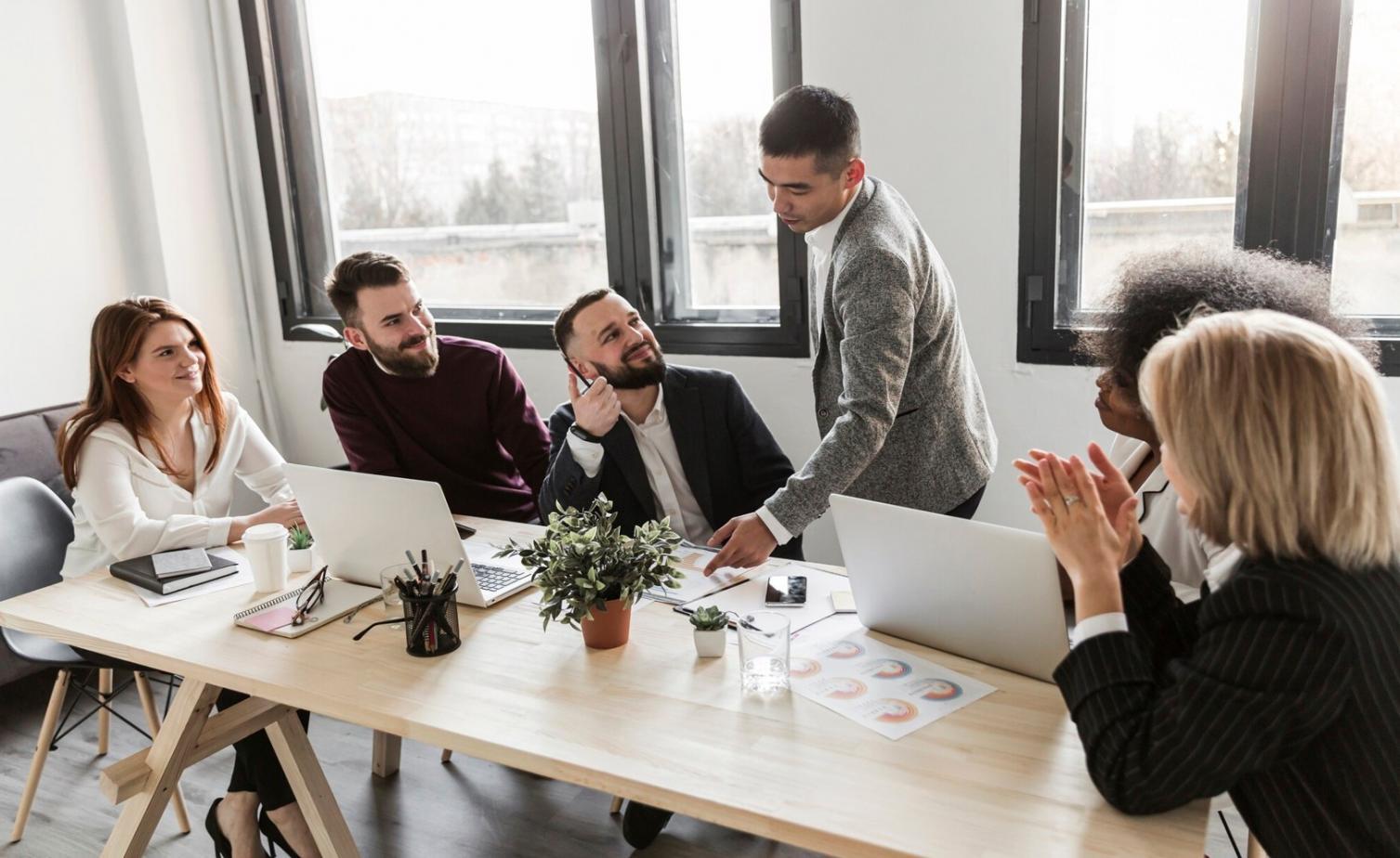 Session de collaboration avec un partenaire financier