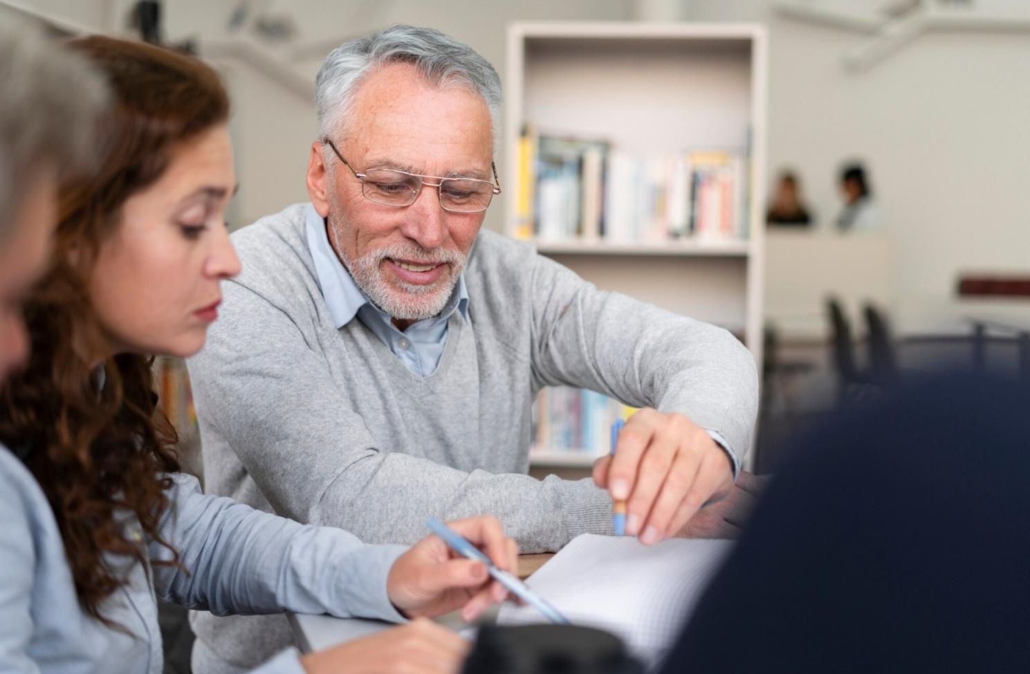 Collaboration d'équipe sur projet financier